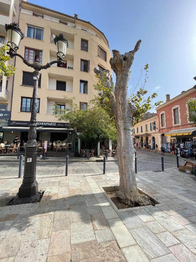 Calvi T2 Climatise, Wifi, Centre-Ville, A Proximite Plage, Commerces, Taxi & Gare, Vue Plage & Montagne Eksteriør bilde